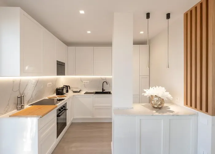 Lux 4br With Seaview Terrace *