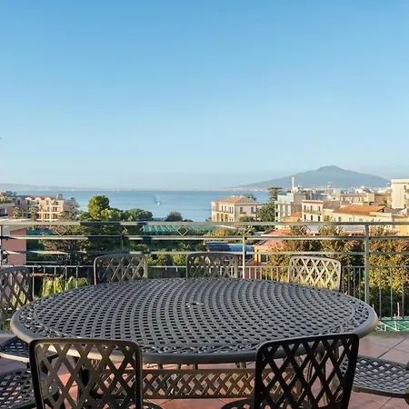 Lux 4br With Seaview Terrace