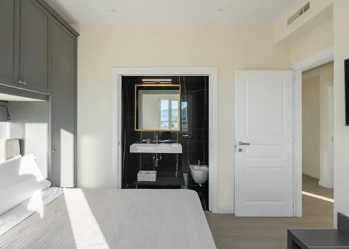 Lux 4br With Seaview Terrace *