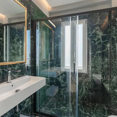 Lux 4br With Seaview Terrace * סורנטו
